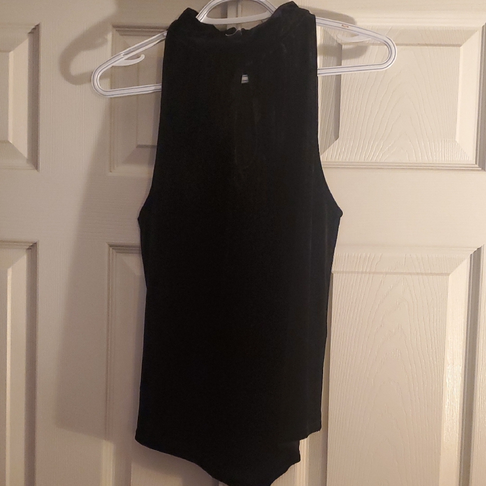 #105 - Elegant Black Keyhole Mock Neck Sleeveless Velvet Top